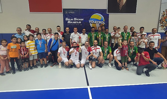 Hastane Voleybol Takımı şampiyon oldu 