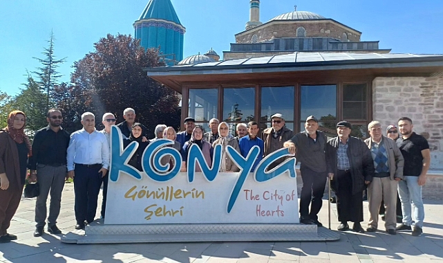 Huzurevi sakinleri Konya'yı gezdi