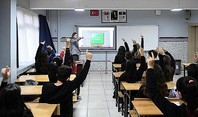 Okulların ders giriş-çıkış saatlerinde düzenleme yapıldı