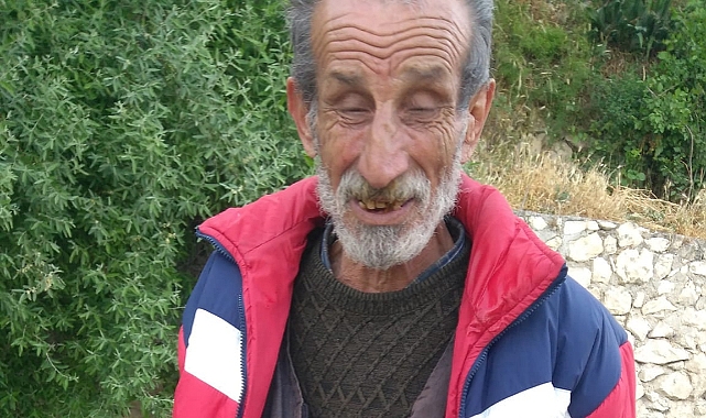 Yolda yatan şahsın üzerinden araç geçti