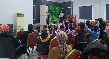 Akçaşehir'de İlk Tiyatro Gösterimi Büyük İlgi Gördü