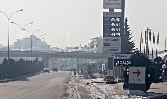 Benzine zam geldi, tabelalar değişti!