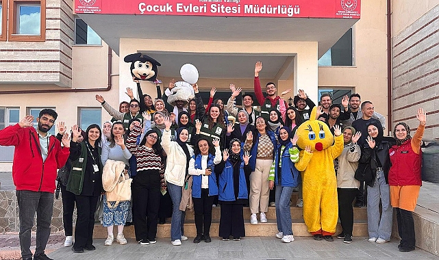 Çocukların Yüzünü Güldürdüler