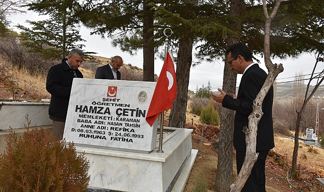 Karamanlı Şehit Öğretmenler Mezarı Başında Dualarla Anıldı