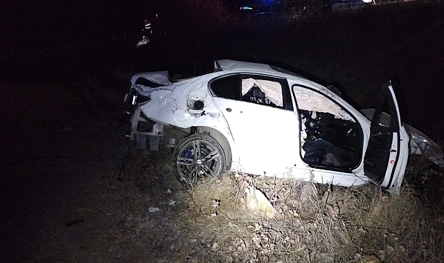 Devrilen otomobildeki 1 kişi öldü, 3 kişi yaralandı