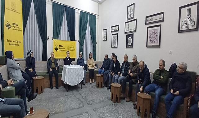 Eğitimci ve Yazar Yunus Emre Altuntaş Öğretmenlerle Buluştu