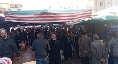 Karaman'da semt pazarında fiyatlar