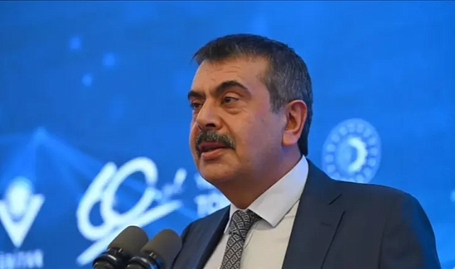 Milli Eğitim Bakanı Yusuf Tekin Açıkladı: İlkokullarda Karne Yerine Gelişim Raporu Dönemi!