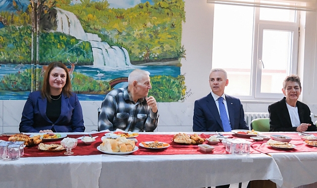 Vali Çiçekli, sabah kahvaltısını Huzurevi sakinleriyle yaptı