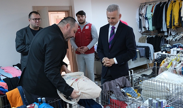 Vali Çiçekli Türk Kızılay Karaman İl Merkezini Ziyaret Etti