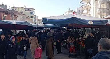 Karaman'da semt pazarında fiyatlar