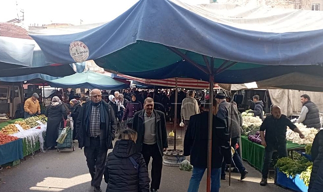 Karaman'da semt pazarında fiyatlar