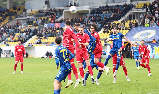 Karaman FK maçındaki kötü tezahürat Menemen FK'ya ceza getirdi