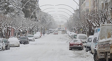 Karaman'da kar yağışı bekleniyor, sıcaklıklar 12 derece azalacak