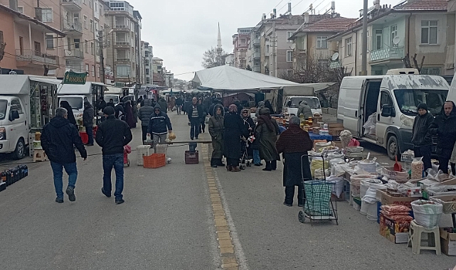 Karaman'da semt pazarında fiyatlar
