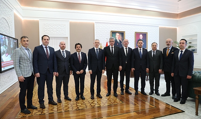 Karaman Heyeti, Sağlık Bakanı Memişoğlu'nu ziyaret etti