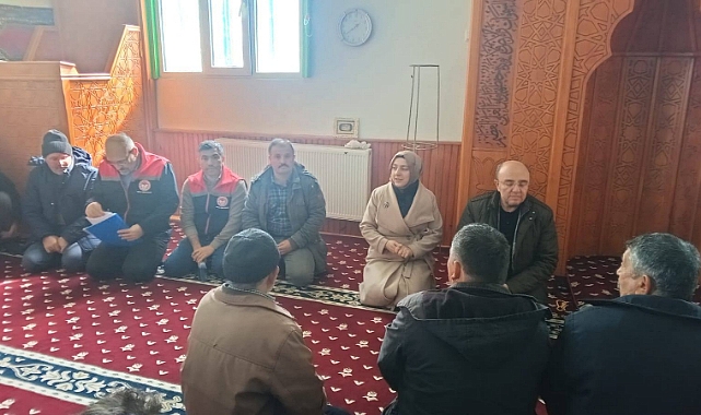 Tarım İl Müdürü Bulut Akpınar köyünde vatandaşı bilgilendirdi