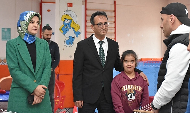 Vali Yardımcısı Çiçekli ve İl Müdürü Çalışkan'dan Özel Eğitim Öğrencilerine Ziyaret