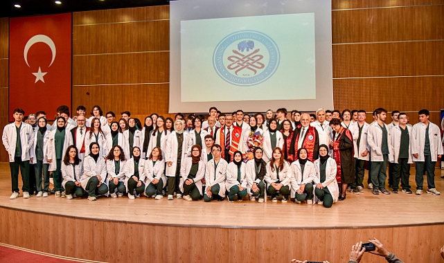 Genç Tıbbiyelilerin Beyaz Önlük Coşkusu