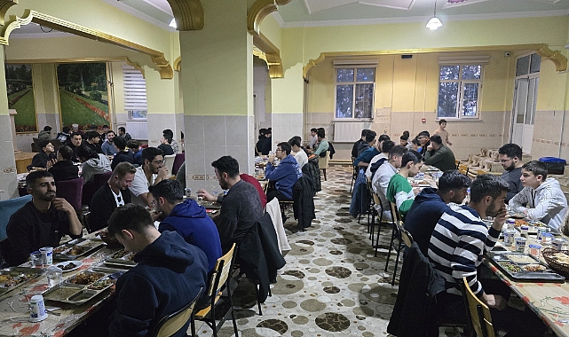GSB Yurdu Öğrencileri Zenbilli Ali Efendi Kur’an Kursu’nda İftar Programına Katıldı