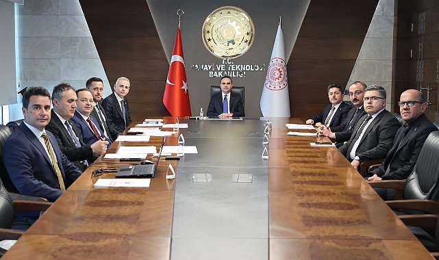 Karaman heyeti Bakan Kacır’ı ziyaret etti