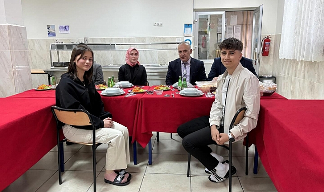 Kaymakam Çakır, öğrencilerle iftar açtı