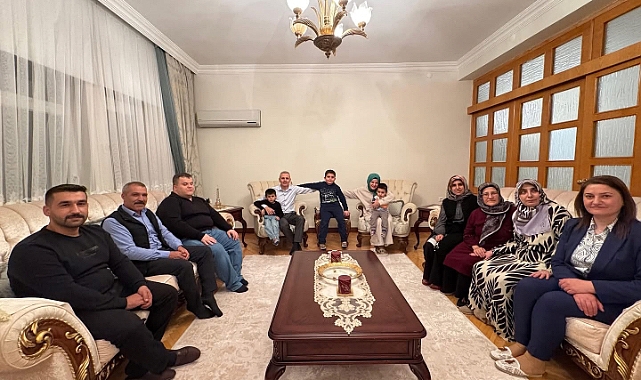 Vali Çiçekli ve eşi iftar sofralarında şehit ailesini ağırladı