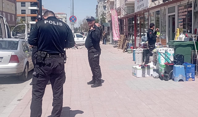 Karaman'da hareketli anlar bıçakla karısını rehin aldı
