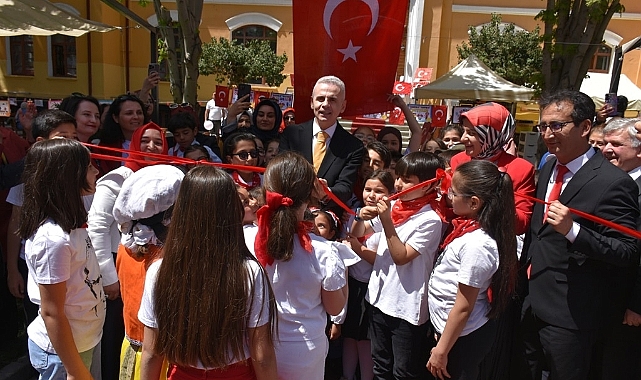 Çocukların Renkli Dünyası 23 Nisan'da Sanatla Buluştu