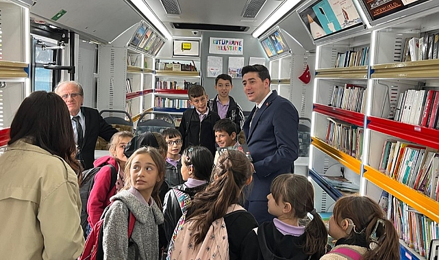 Gezici Kütüphane Ermenek'te Öğrencilerle Buluştu