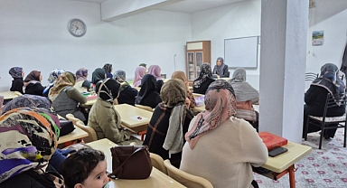 Habibullah Camii’nde Bayanlara Yönelik "Aile Ahlakı Semineri" Düzenlendi