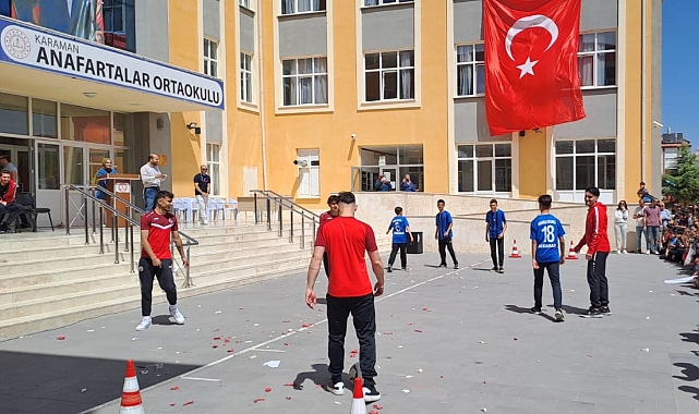 Karaman FK'dan Öğrencilere Bayram Sürprizi
