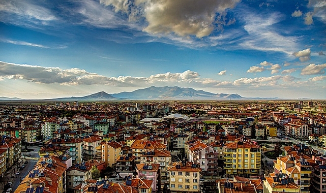 Karaman Nisan ortasında dondu