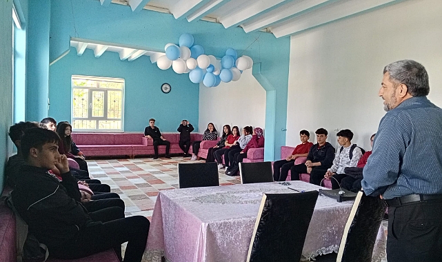 Öğrencilerden İmam-ı Rabbani Gençlik Merkezi'ne Ziyaret