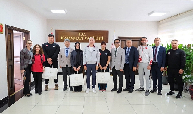 Vali Çiçekli, spor dallarında başarılı olan öğrencileri ağırladı