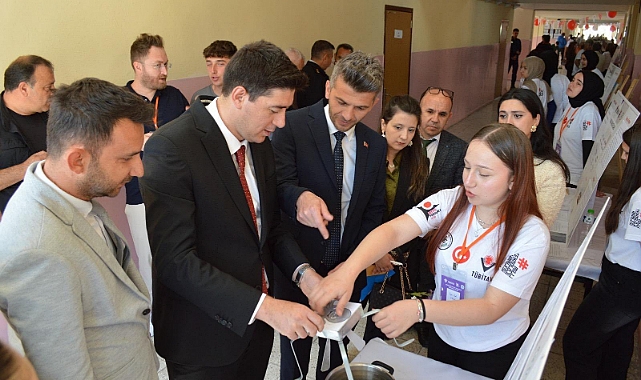 Ermenek'te TÜBİTAK 4006 Bilim Fuarı Açıldı