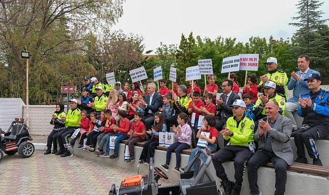 Karaman'da öğrencilere uygulamalı trafik eğitimi verildi