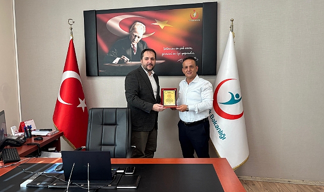Hastaneye Tıbbi Cihaz Bağışında Bulunan Hayırseverlere Teşekkür Plaketi