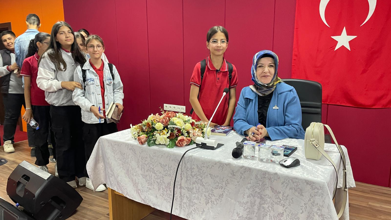 Esra Bahadır Cesar, Karamanlı Öğrencilerle Buluştu