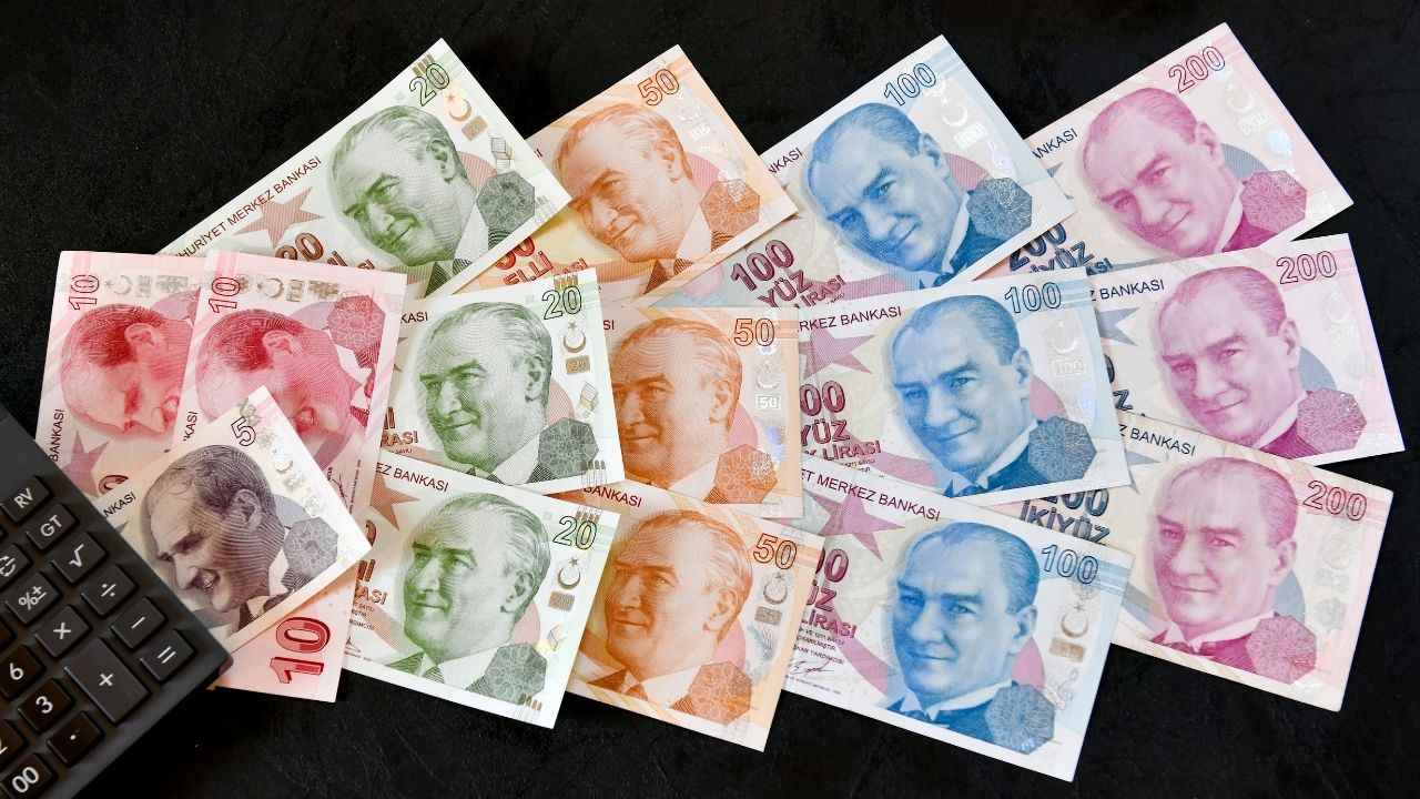 Halkbank’tan babalar günü öncesi 1000 TL destek!
