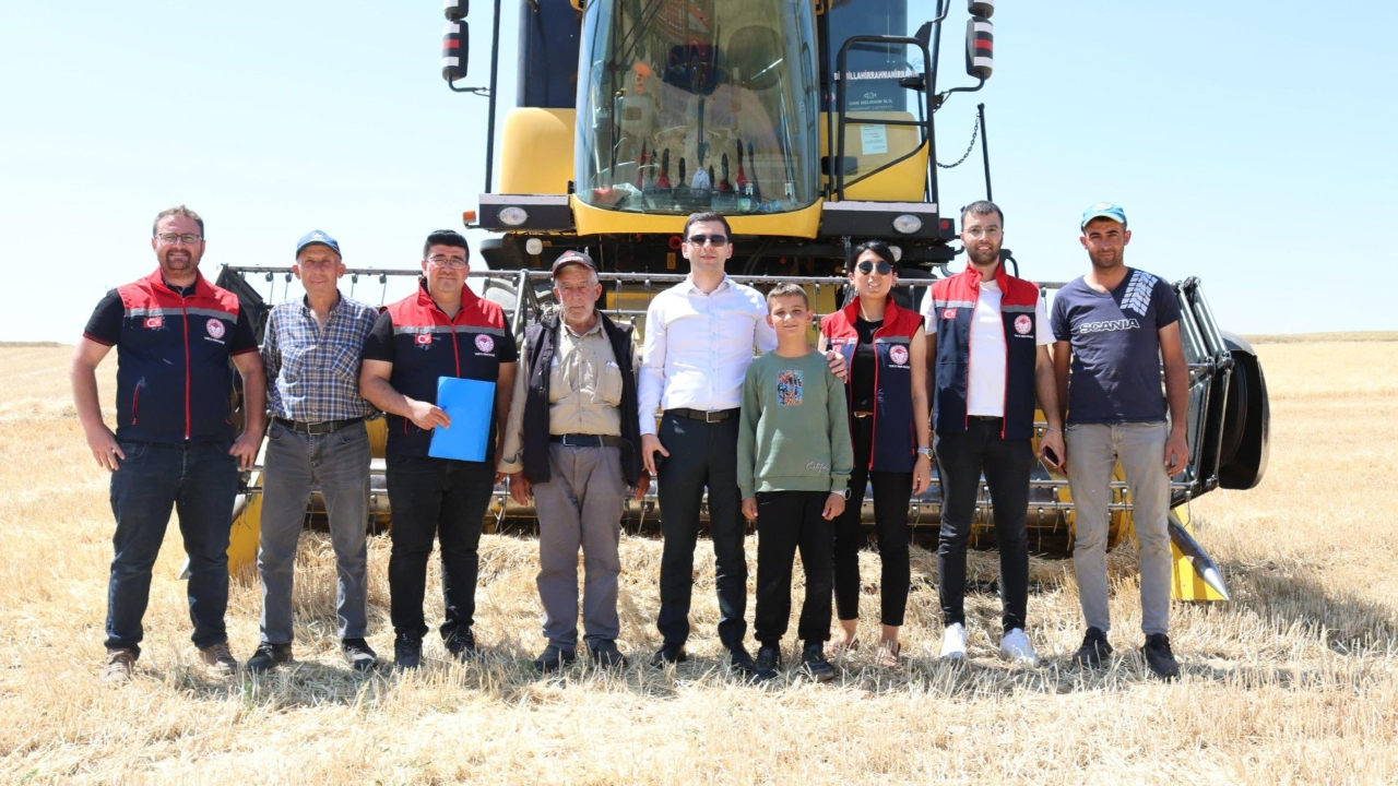 Karaman'da Sezonun İlk Arpa Hasadı Yapıldı