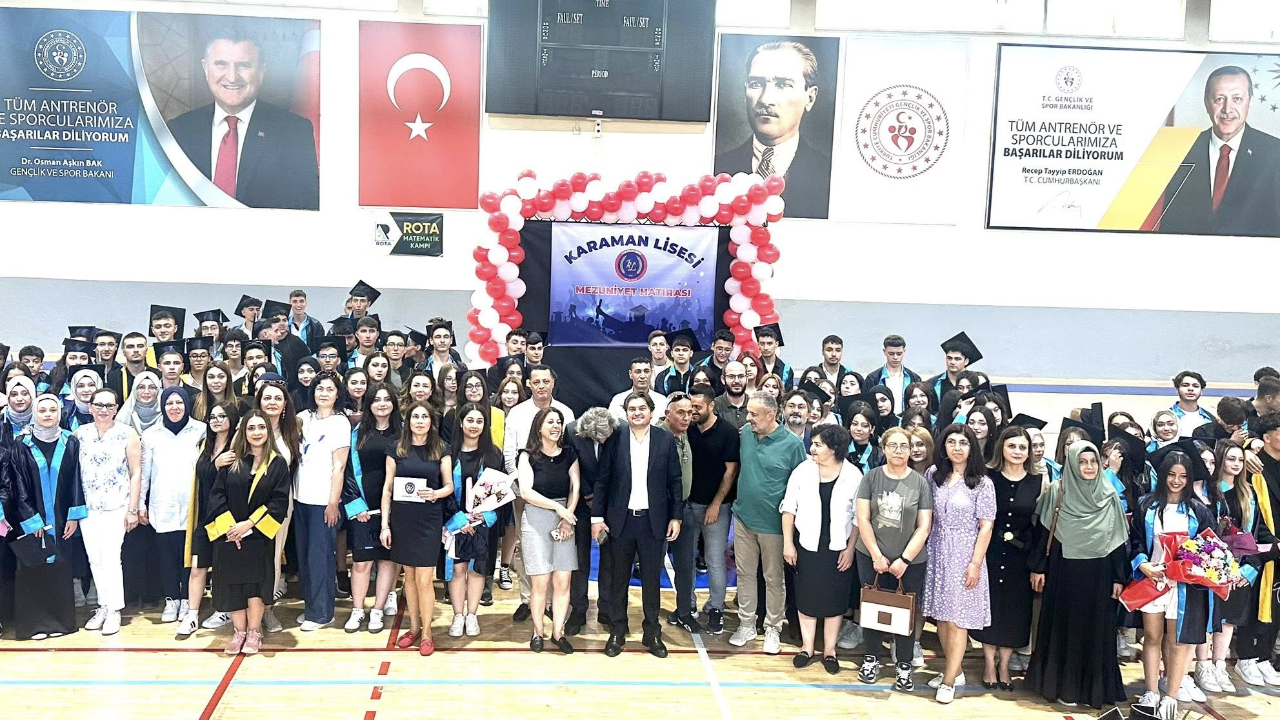 Karaman Lisesi Mezuniyet Töreni İle 135 Öğrenci Kep Attı