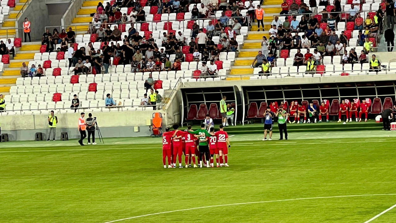 Karaman Fk 4 Haftada 5 Maç Oynadı. Takımın En Golcüsü İlke, En Fazla Asist Yapanı Emre Oldu