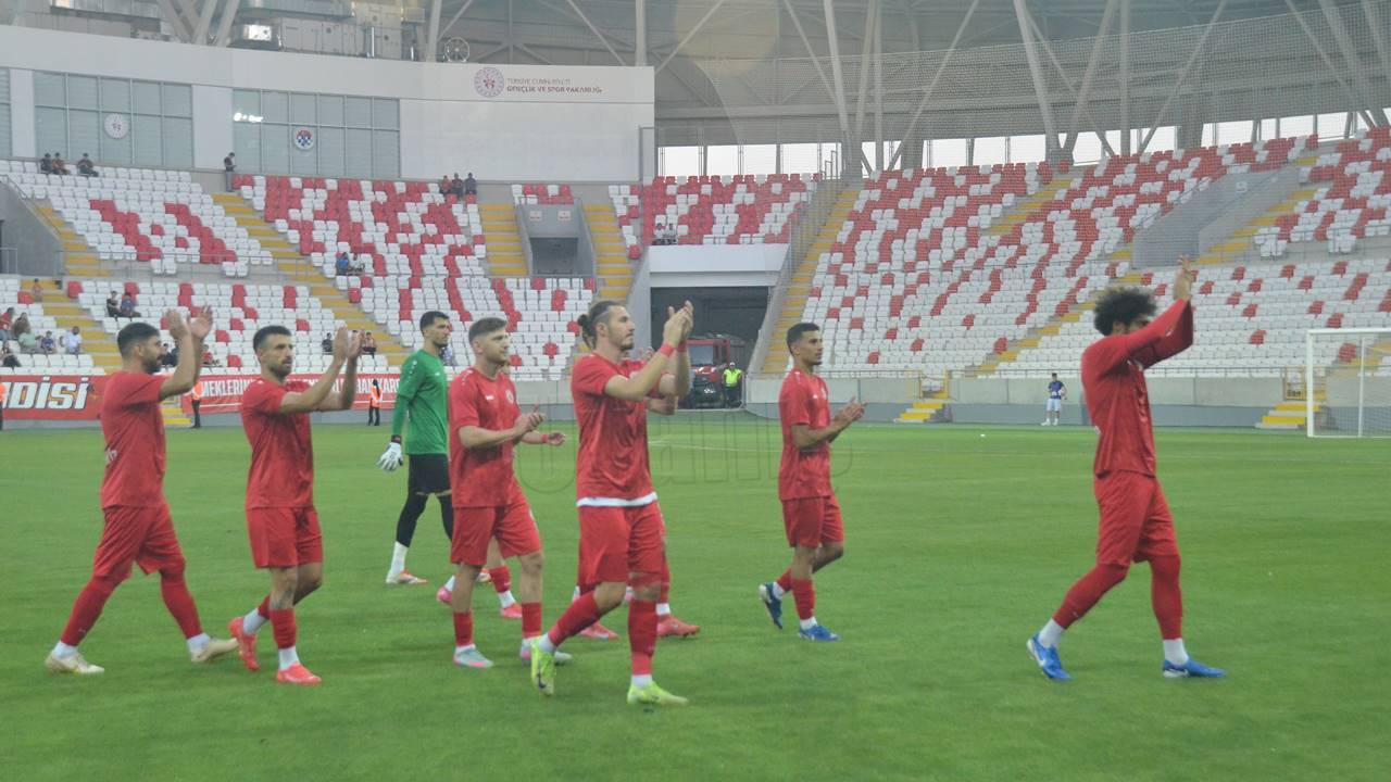 Karaman FK İlk 3 Puanını Adana FK'dan Almak İstiyor