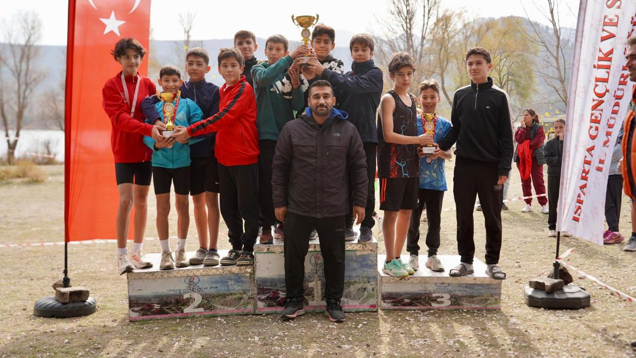 Karaman Atletizm Takımı'ndan Büyük Başarı: Yarı Final Biletini Kaptılar!
