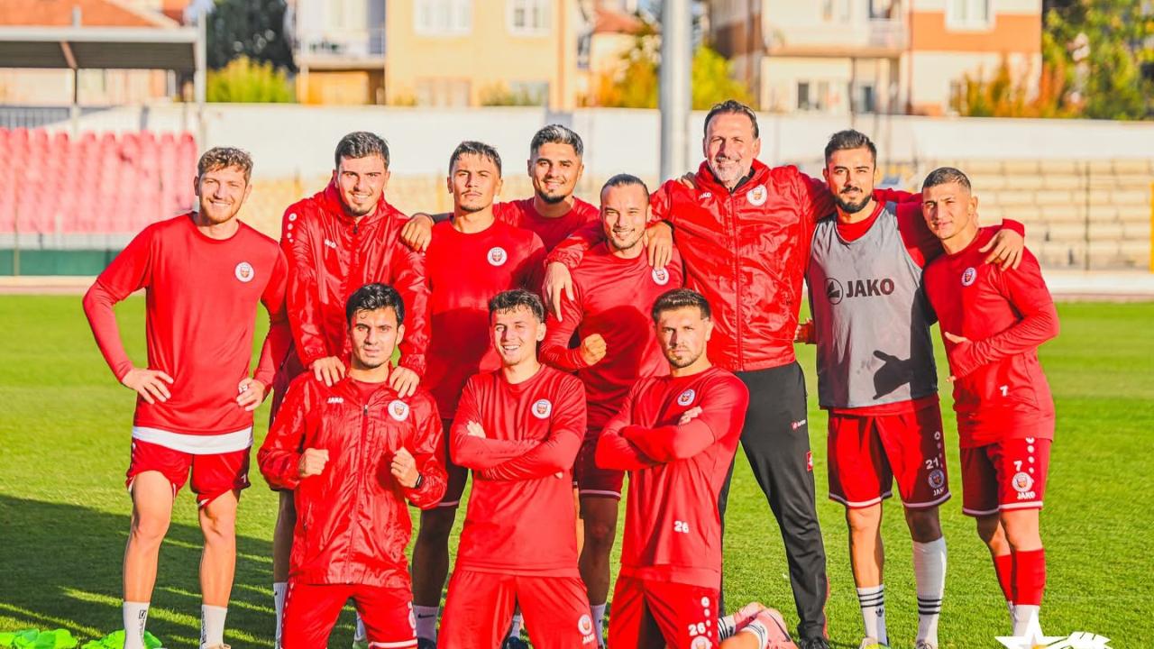 Karaman FK’da alacakları ödenmeyen futbolcular antrenmanlara çıkmama kararı aldı