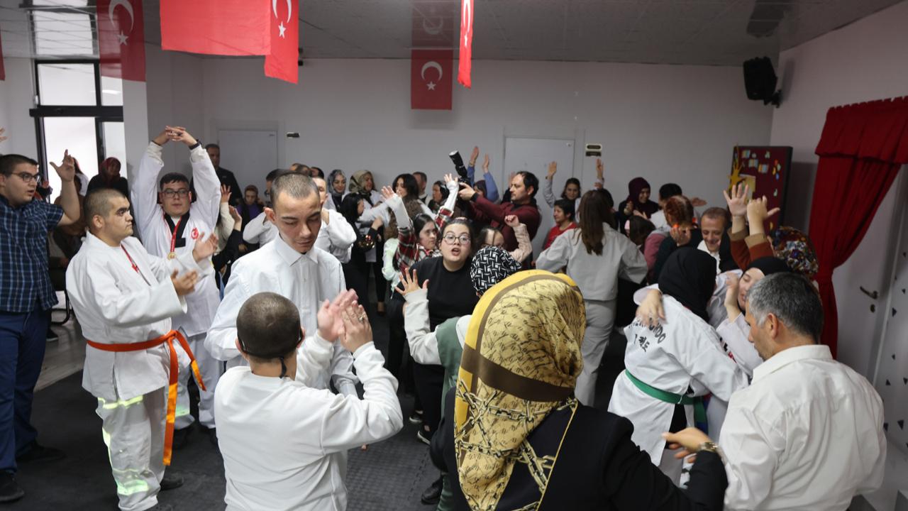 Çocuk Oyun Köyü Ana Kucağı'nda 3 Aralık Dünya Engelliler Günü Etkinliği Düzenlendi