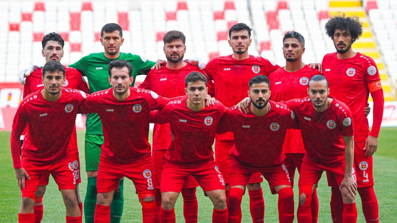 Karaman FK’da Takım Dağılıyor. İkinci Yarıda Ligden Çekilme Gündemde