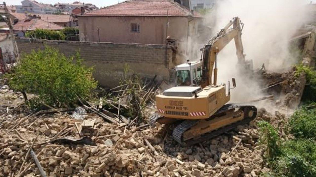 Karaman'da Metruk Bina Yıkılacak