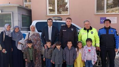 Miniklerden Polis Haftasında Anlamlı Ziyaret